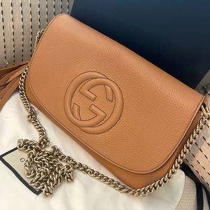 Gucci Pebbled Calfskin Medium Soho Flap Crossbody